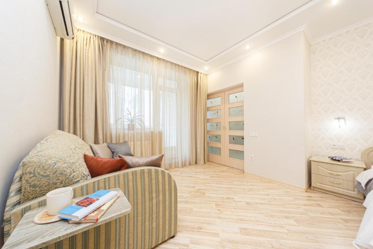 Красивая Квартира Рядом С Аркадией И Парком Odessa Exterior foto
